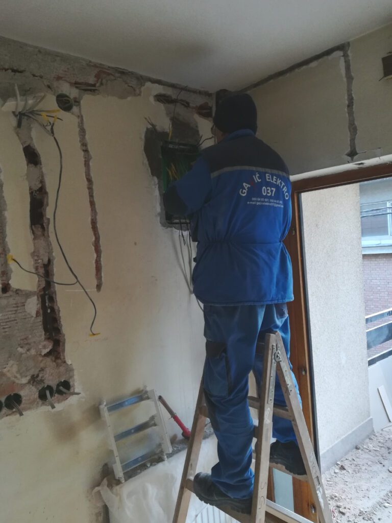 veris-ad-krusevac-elektroinstalacija-slaba-jaka-struja-instalacija-za-klima-uredjaj