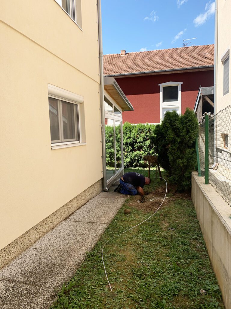 Stambeni objekat Kruševac: Postavljanje instalacije uzemljenja i klasičnog gromobrana na stambenom objektu